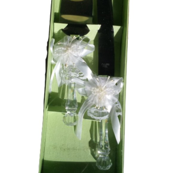 WEDDING CAKE SERVER & KNIFE SET BOWS FAUX CRYSTAL - Picture 2 of 2